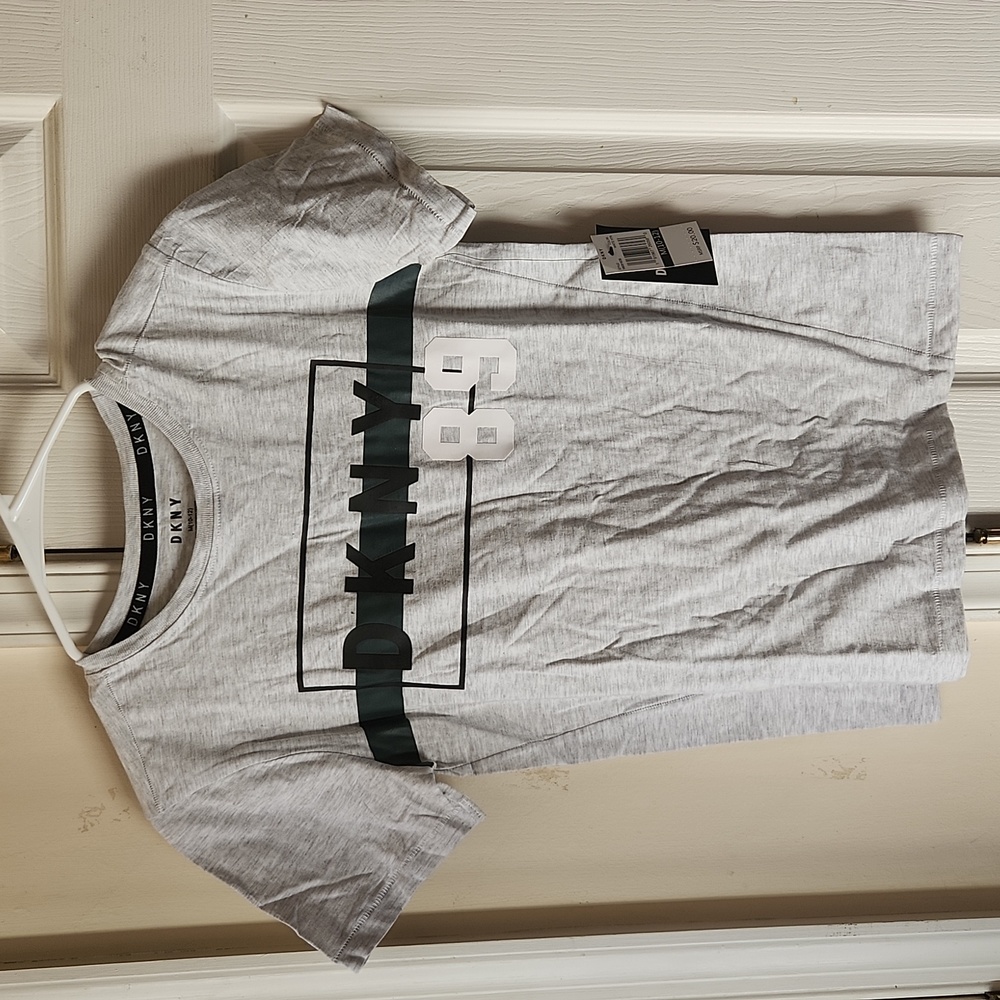 NWT DKNY T-shirt Youth size Medium 10/12